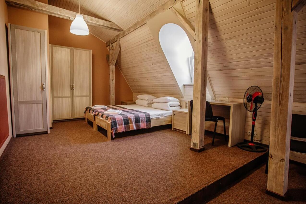Guest House "Arkhistratyg" Lwów Zewnętrze zdjęcie