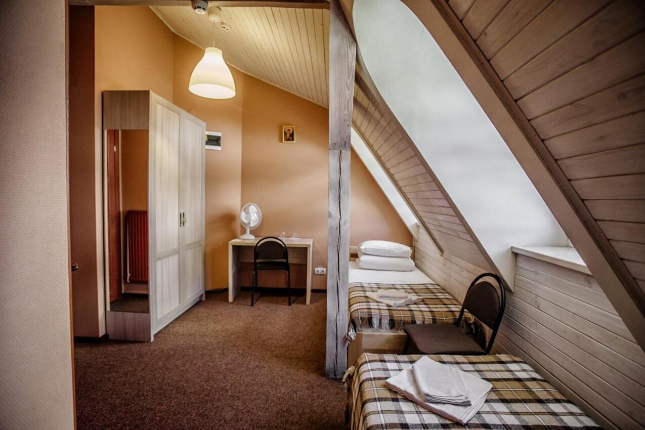 Guest House "Arkhistratyg" Lwów Zewnętrze zdjęcie