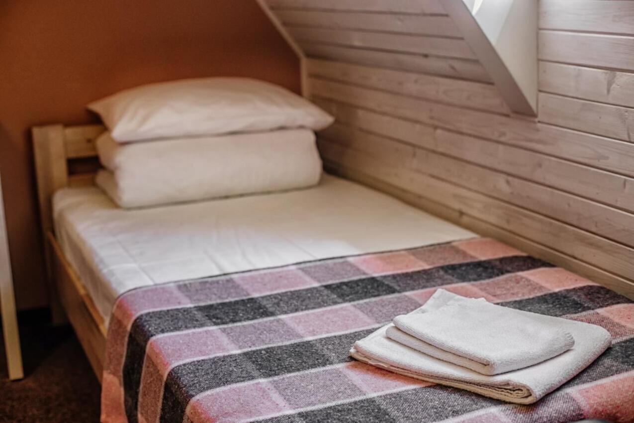 Guest House "Arkhistratyg" Lwów Zewnętrze zdjęcie