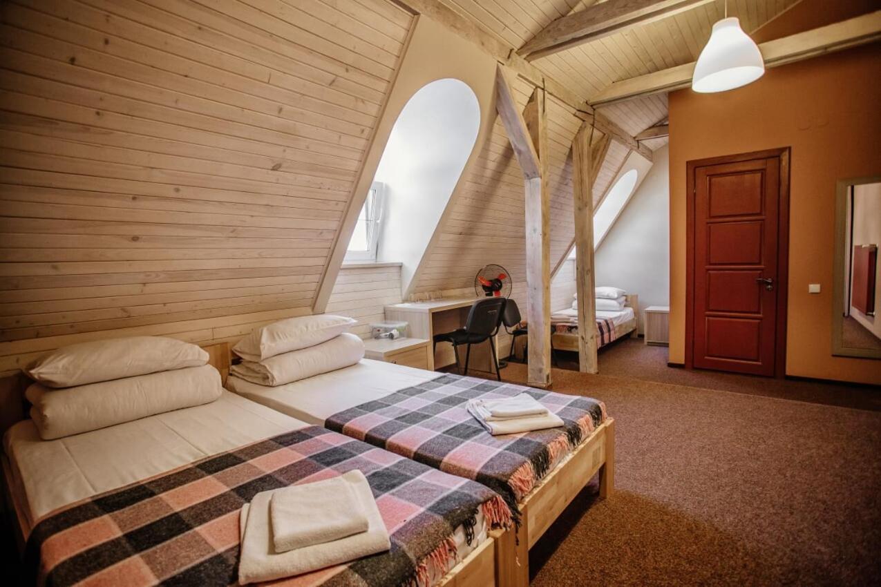 Guest House "Arkhistratyg" Lwów Zewnętrze zdjęcie