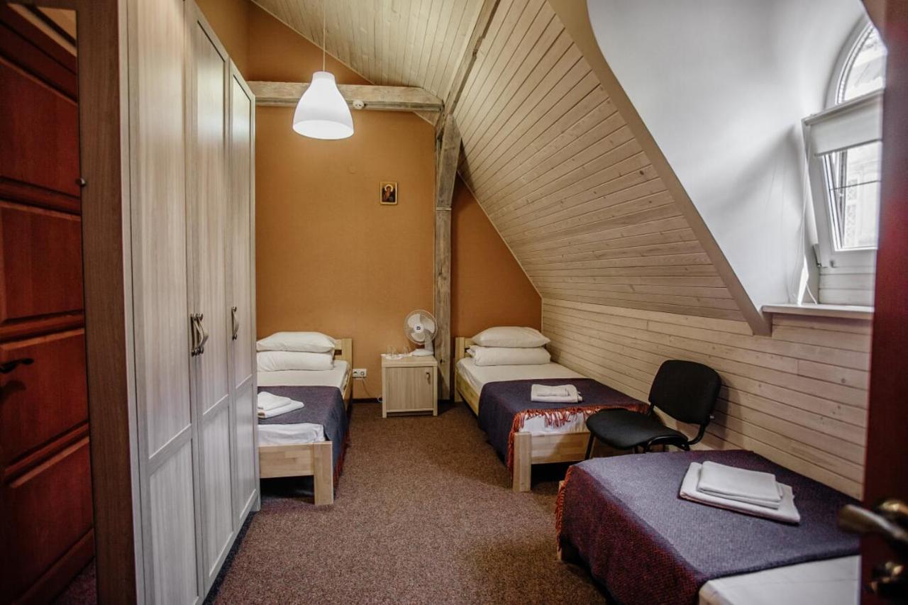 Guest House "Arkhistratyg" Lwów Zewnętrze zdjęcie