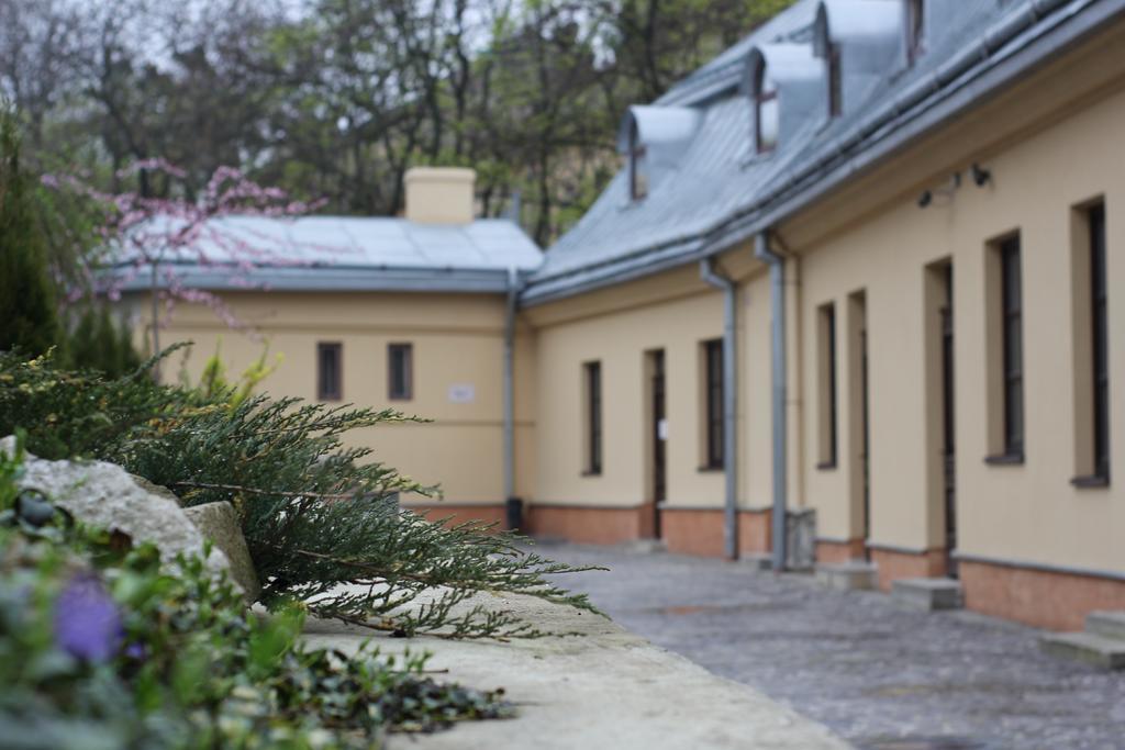 Guest House "Arkhistratyg" Lwów Zewnętrze zdjęcie