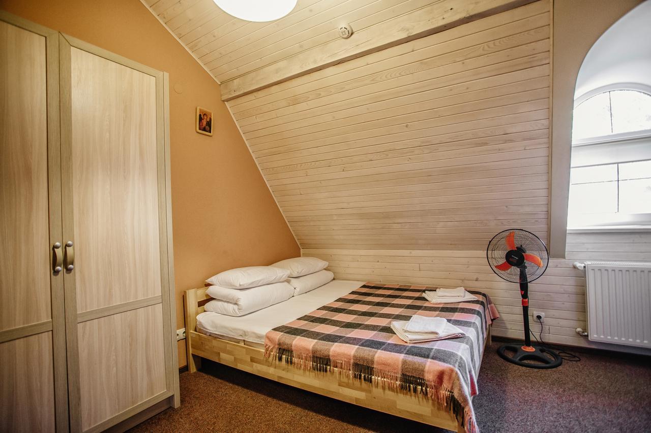 Guest House "Arkhistratyg" Lwów Zewnętrze zdjęcie