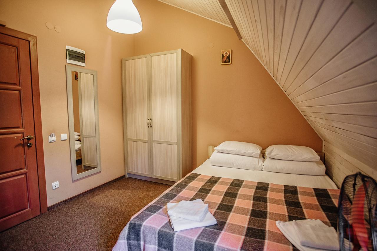 Guest House "Arkhistratyg" Lwów Zewnętrze zdjęcie